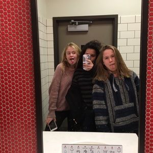 Meet your Posher, Julia